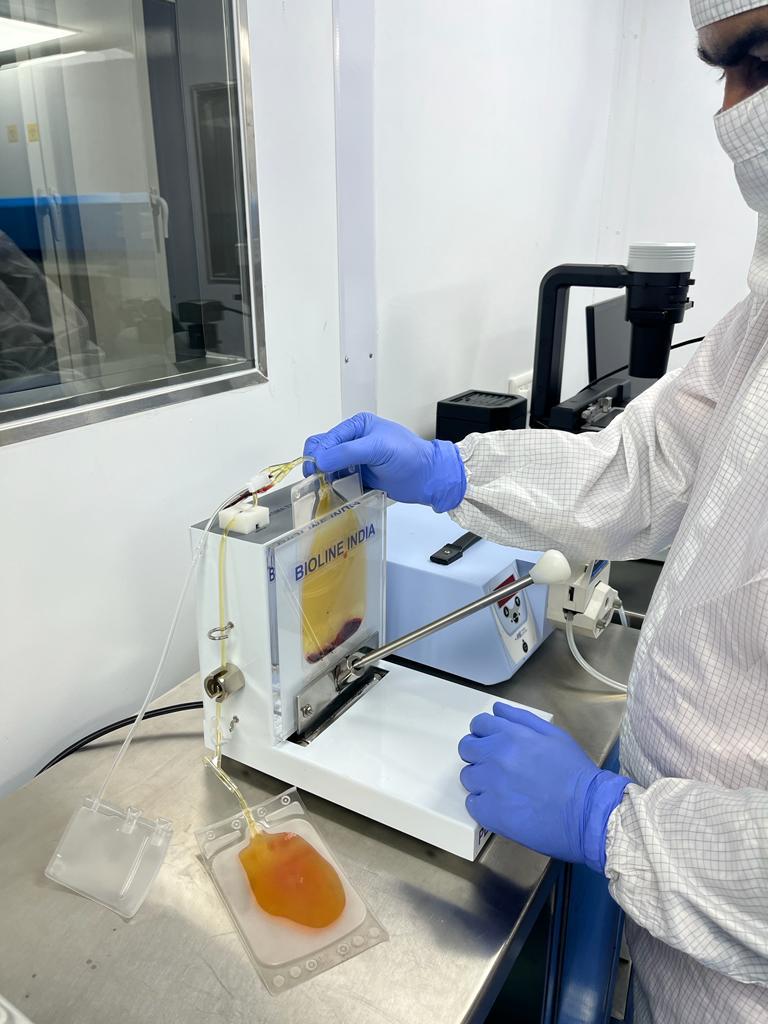 Manual Plasma Expressors